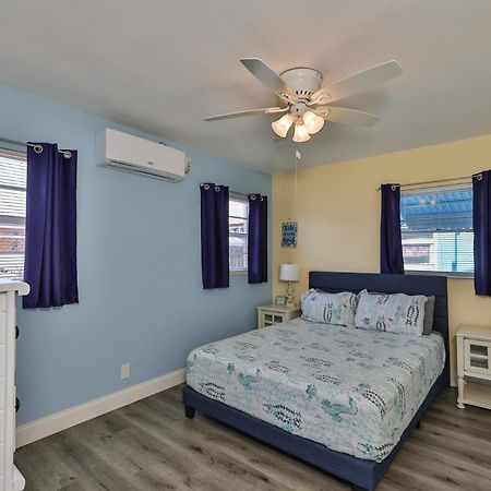 Gorgeous Beach Condo Sint-Petersburg Buitenkant foto